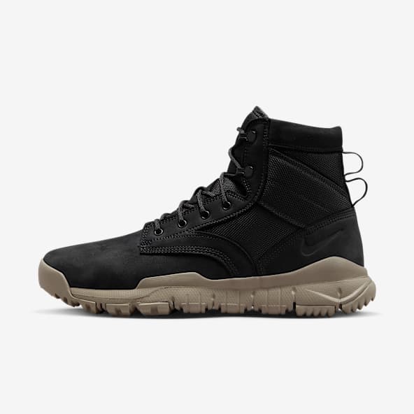 Black Hiking Boots. Nike